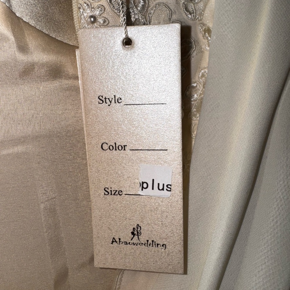 Ivory plus size wedding dress
